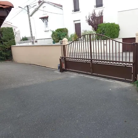Διαμέρισμα Independant Dans Accessible Pmr Saint-Chamond